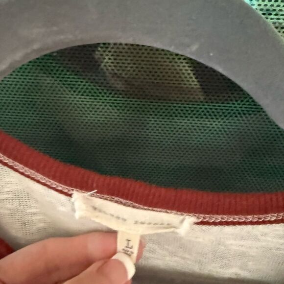 Gilded Intent top, cream with maroon trim, size large - Picture 6 of 7